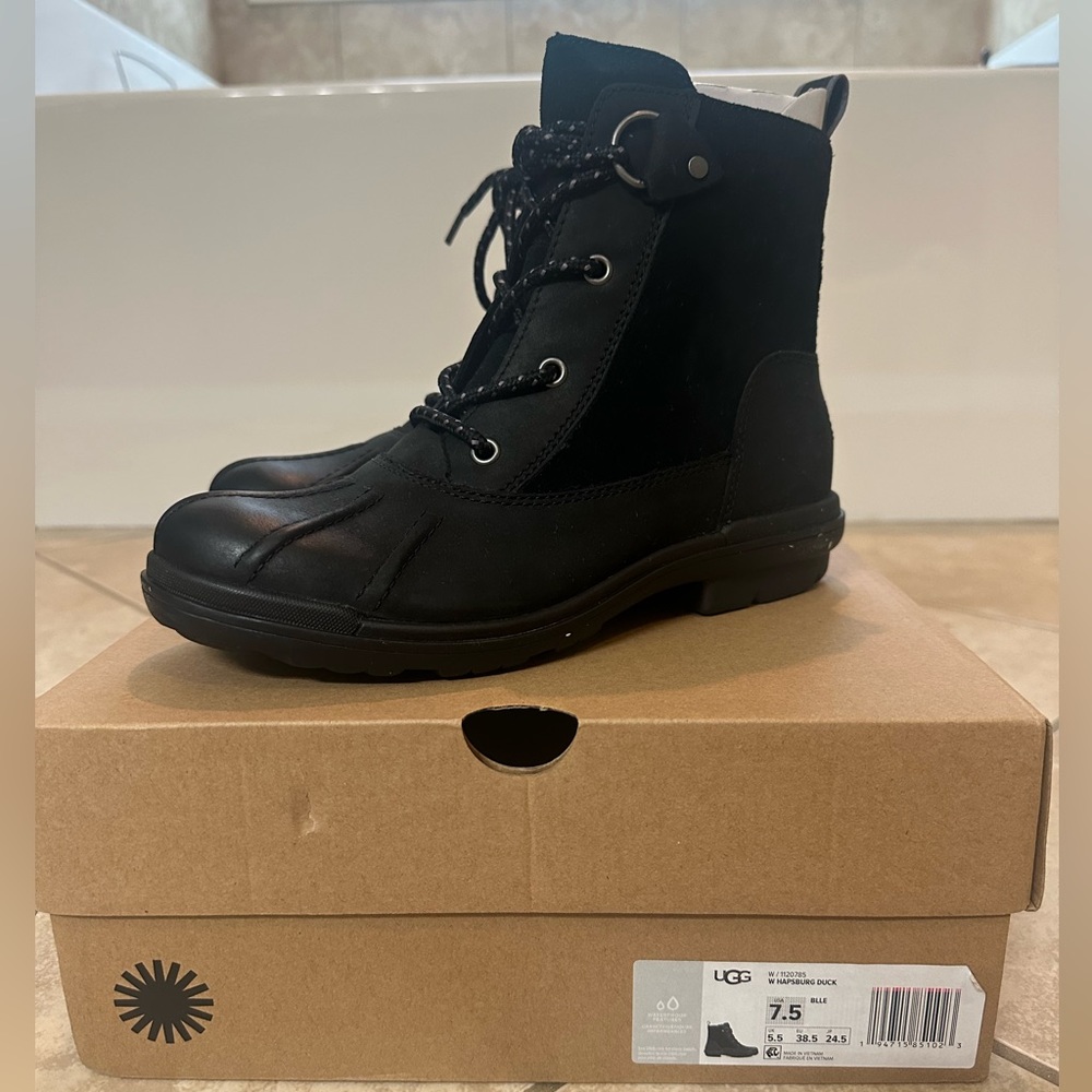 UGG Hapsburg Duck Boot - Size 7.5 - New In Box